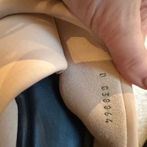 Chanel Interlocking CC Logo Slide - Picture 15 of 15